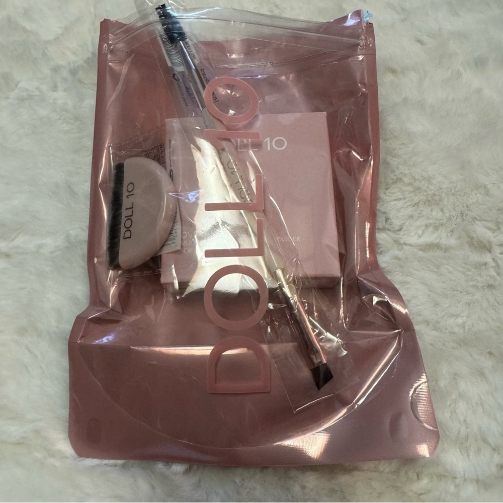 DOLL 10 Overarchiever BLONDE
Multi-Dimentional Volume Pwdr for Brows & Hair NEW - Picture 8 of 14